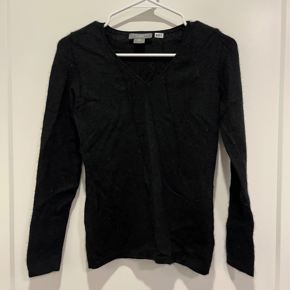 Ann Taylor Cashmere Petites Black V-Neck Long Sleeve Sweater XSP 4663